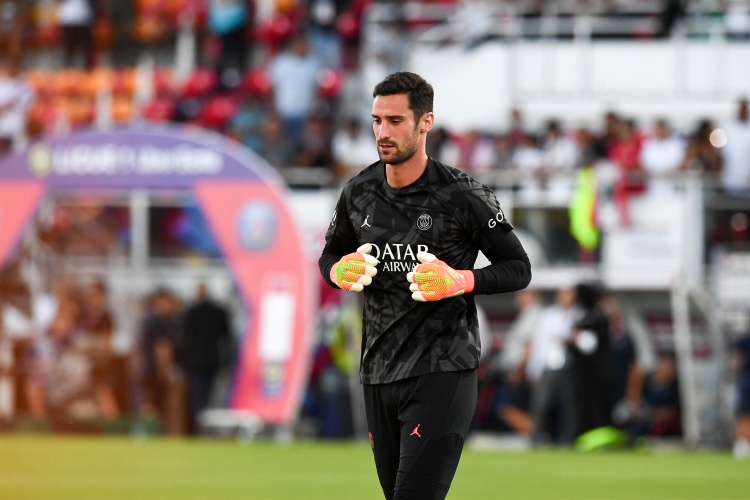 记者：前巴黎门将里科在卡塔尔遭遇欠薪，即将与加拉法俱乐部解约