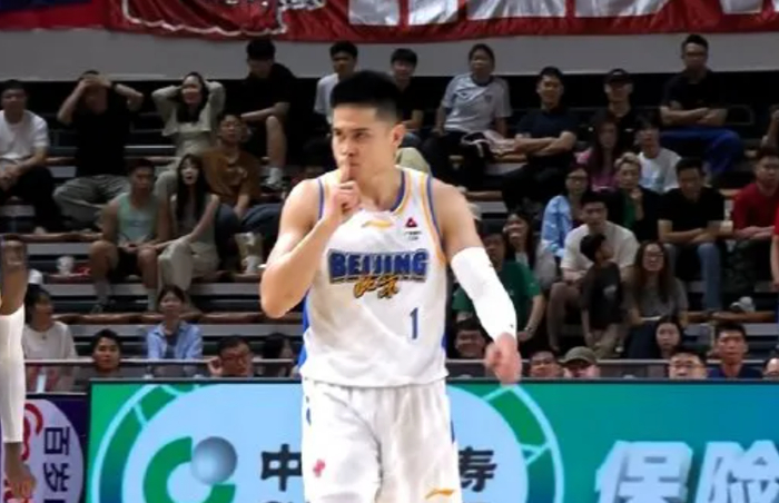 北京险些被广州逆转！陈盈骏一己之力救许利民，周琦罚球回调！|比赛|北控|杰曼|德比|谩骂声_新浪体育_新浪新闻